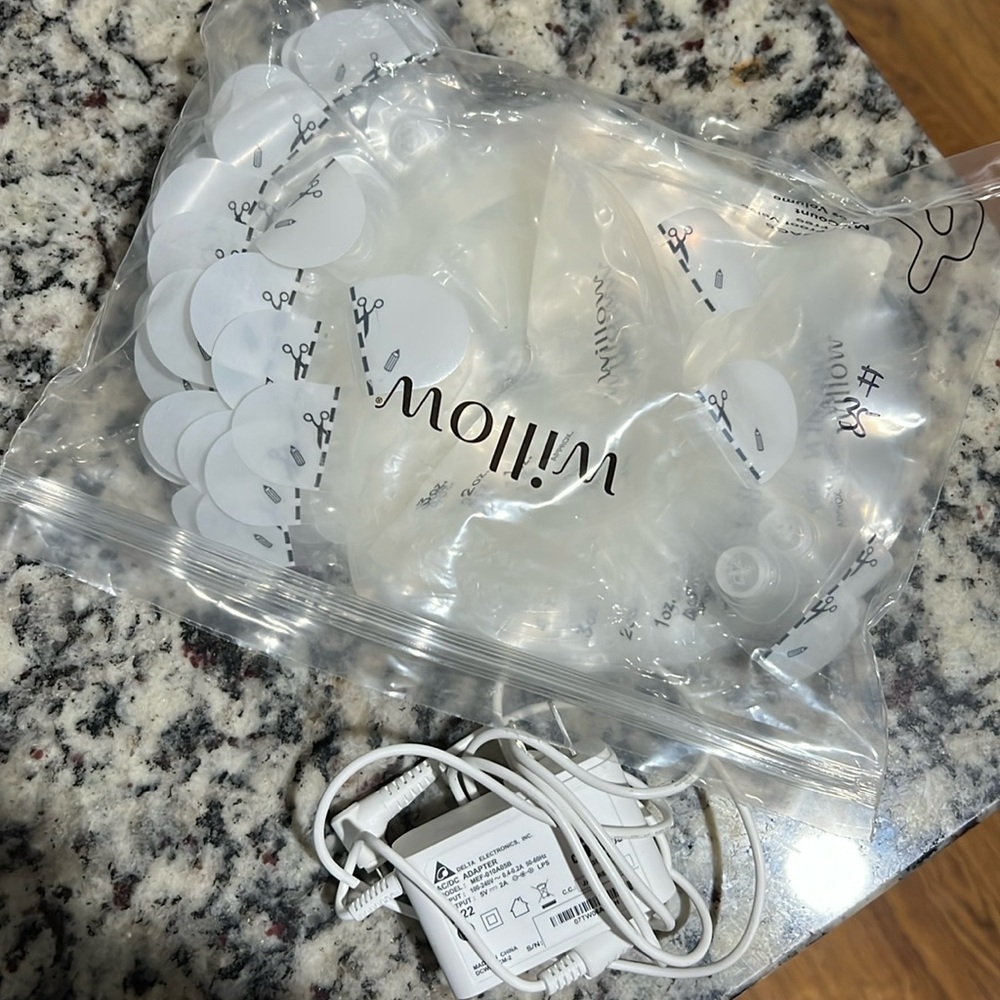 Willow 3.0 Bags and Charging Cord